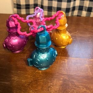4 Collectable “Shimmer & Shine” Teenie Genies in a Bottle